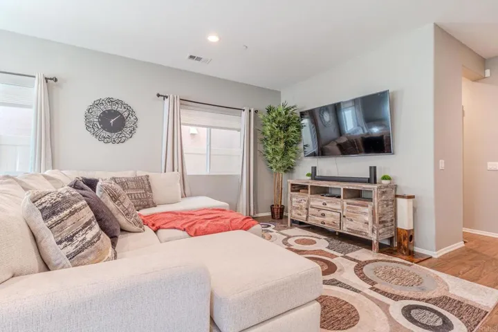 231 Dun Blazer Way, Fallbrook, California 92028