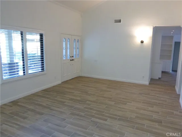 Entry / Dining