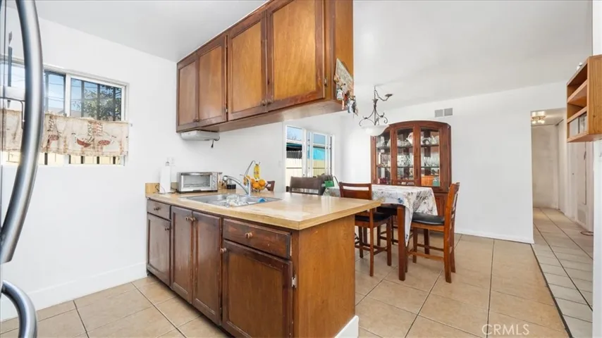 7313 Parmelee Avenue, Los Angeles, California 90001
