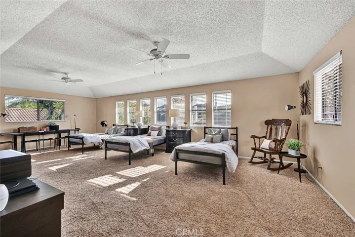 Bonus room! Amazing space and could be used for whatever you want! Home gym, home theater, bunk room, fun room....