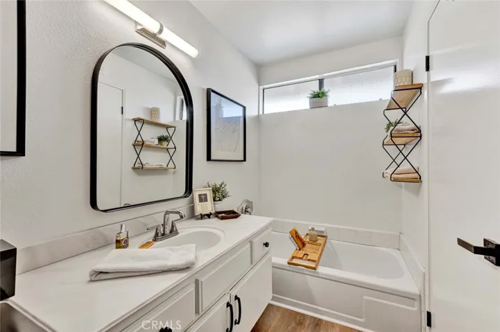 Primary bathroom soaking tub.