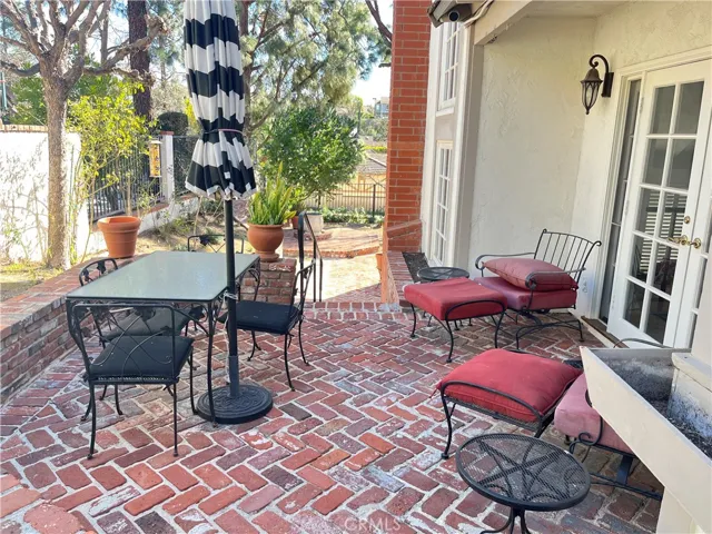 Side patio