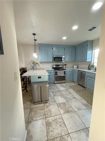 From entry space to kitchen
