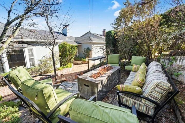 409 Sycamore Street, San Carlos, California 94070