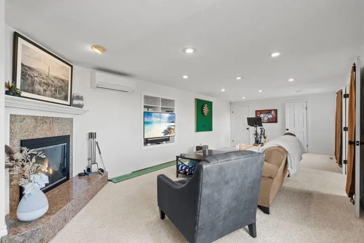 409 Sycamore Street, San Carlos, California 94070