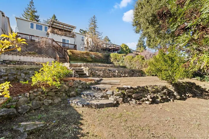 409 Sycamore Street, San Carlos, California 94070
