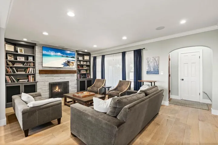 409 Sycamore Street, San Carlos, California 94070