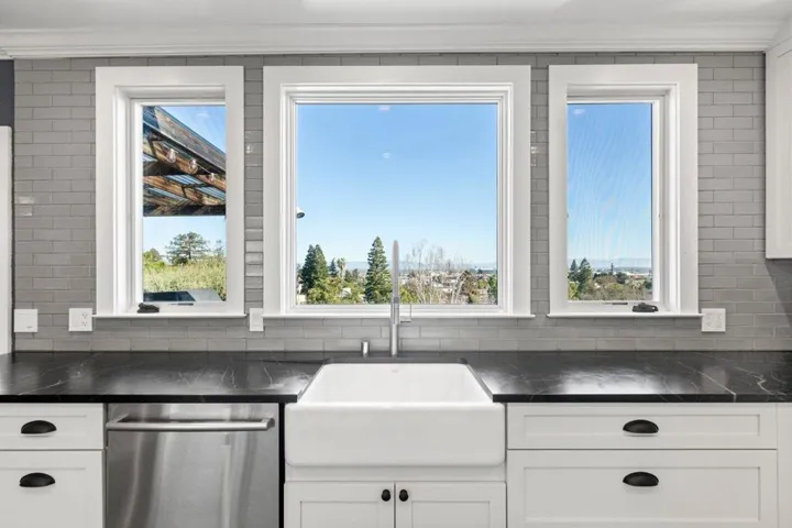 409 Sycamore Street, San Carlos, California 94070