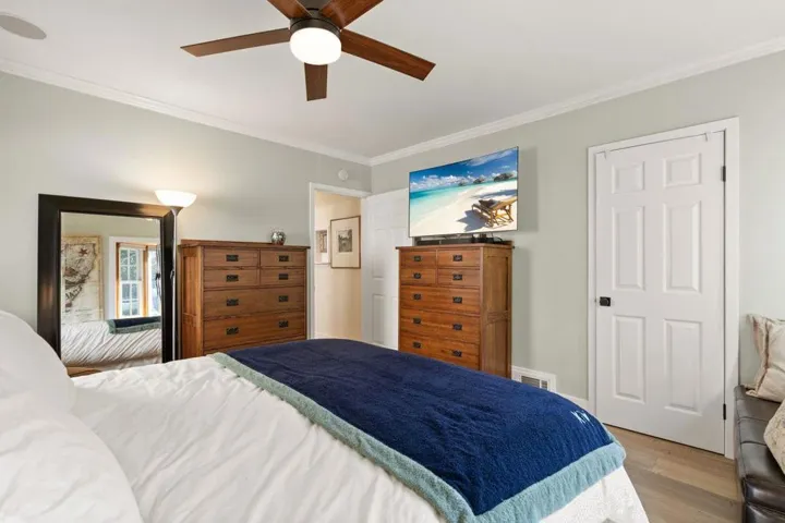 409 Sycamore Street, San Carlos, California 94070