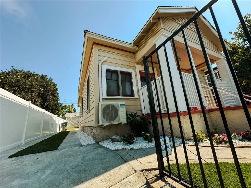 3770 Locust Street, Riverside, California 92501 home-pic-3