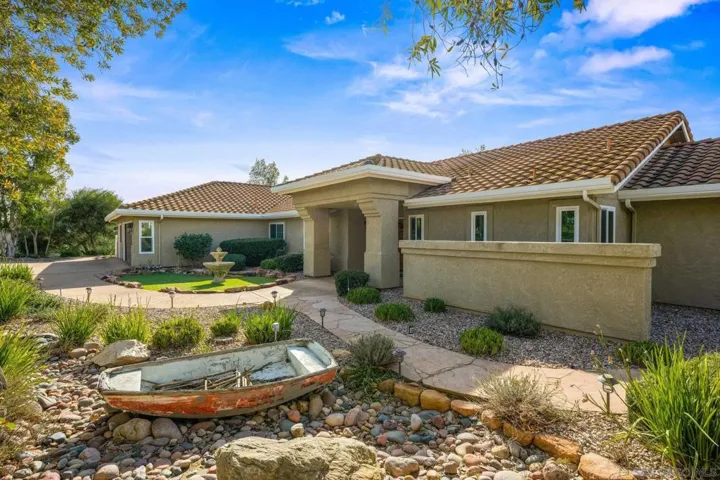 2524 Camino De Los Aves, Alpine, California 91901