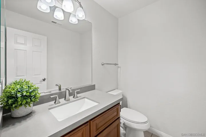 2524 Camino De Los Aves, Alpine, California 91901