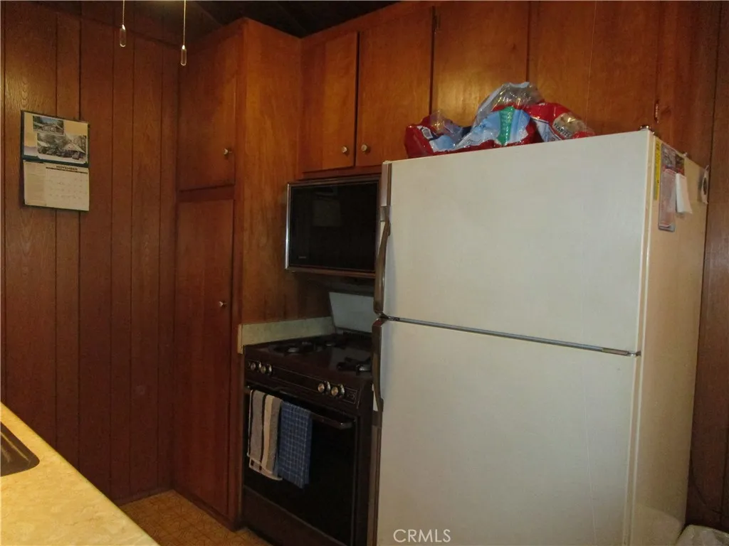 2440 Spruce Drive, Arrowbear, California 92382 home-pic-22