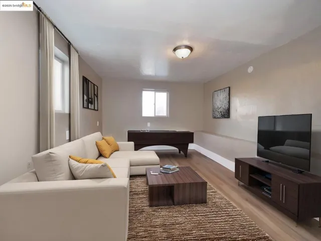 2031 81st Ave, Oakland, California 94621