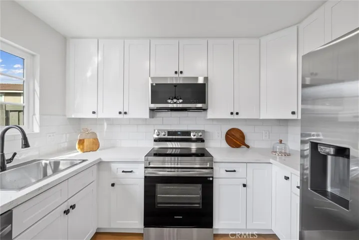 All new Kitchen Cabinets & Appliances