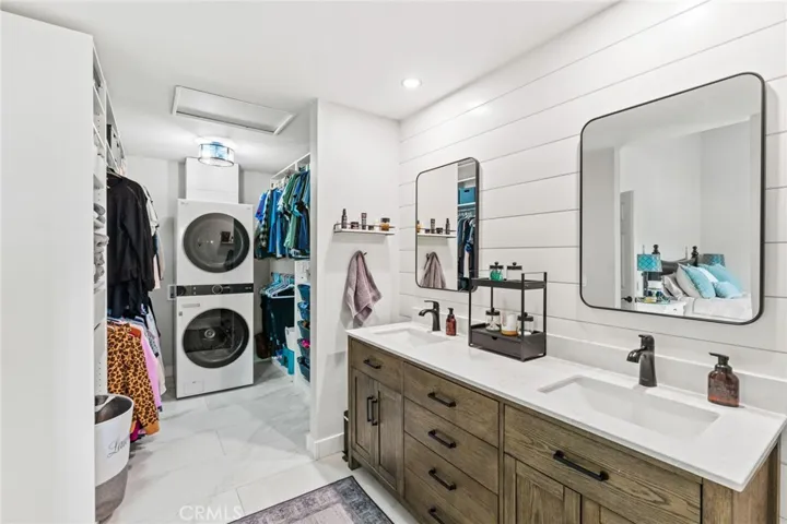 6086 E Silverspur Trail, Anaheim Hills, California 92807