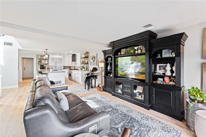 6086 E Silverspur Trail, Anaheim Hills, California 92807