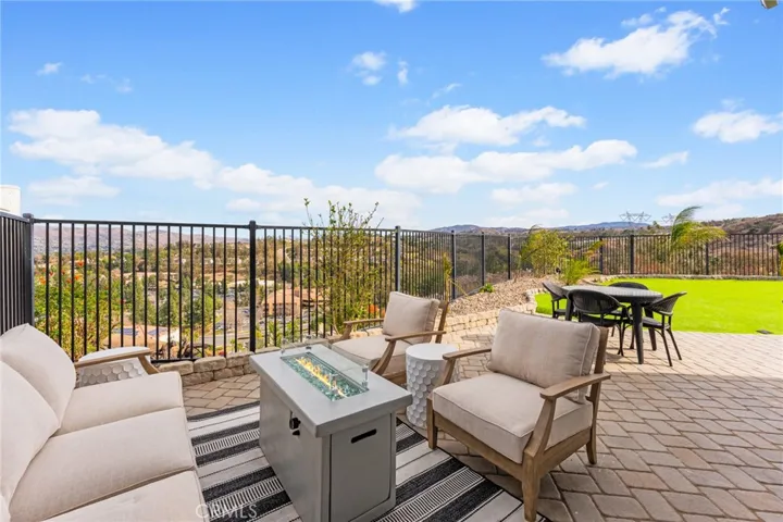 6086 E Silverspur Trail, Anaheim Hills, California 92807