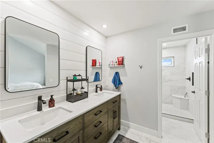 6086 E Silverspur Trail, Anaheim Hills, California 92807