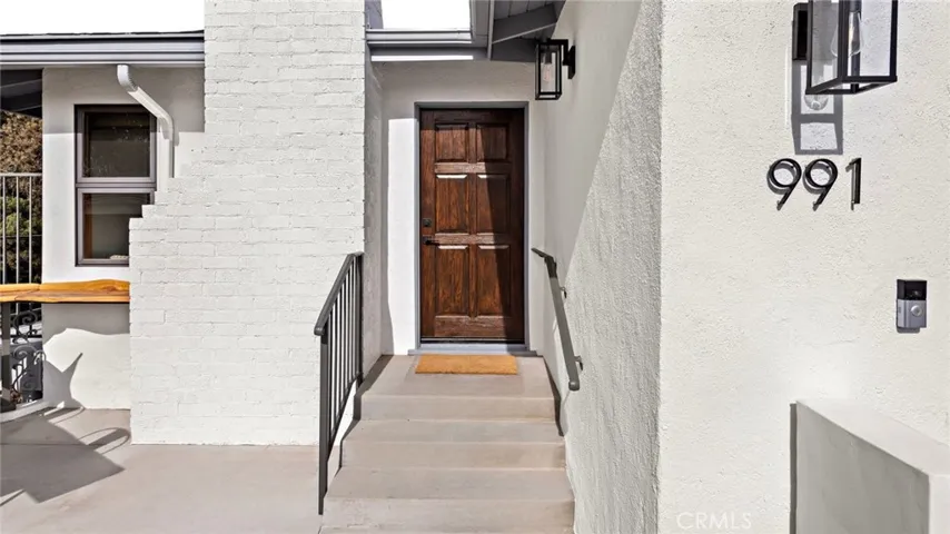 991 Meadowlark Drive, Laguna Beach, California 92651