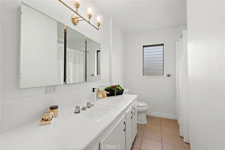 991 Meadowlark Drive, Laguna Beach, California 92651