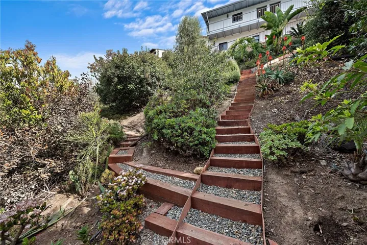 991 Meadowlark Drive, Laguna Beach, California 92651