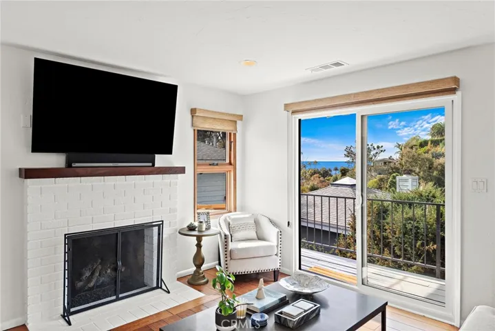 991 Meadowlark Drive, Laguna Beach, California 92651