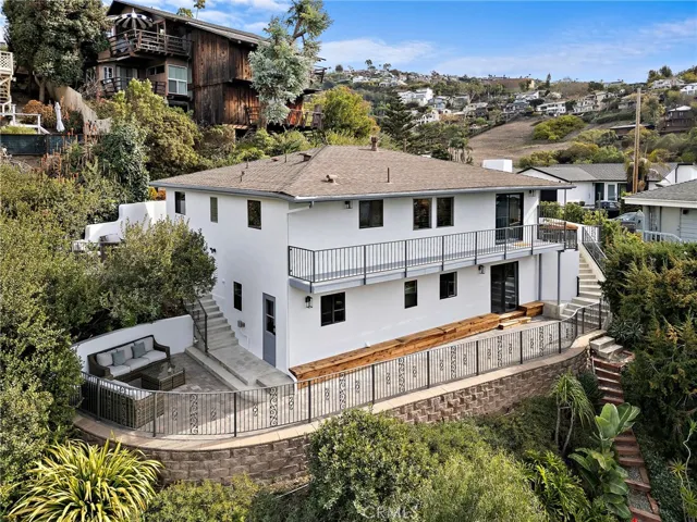 991 Meadowlark Drive, Laguna Beach, California 92651