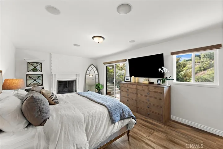 991 Meadowlark Drive, Laguna Beach, California 92651