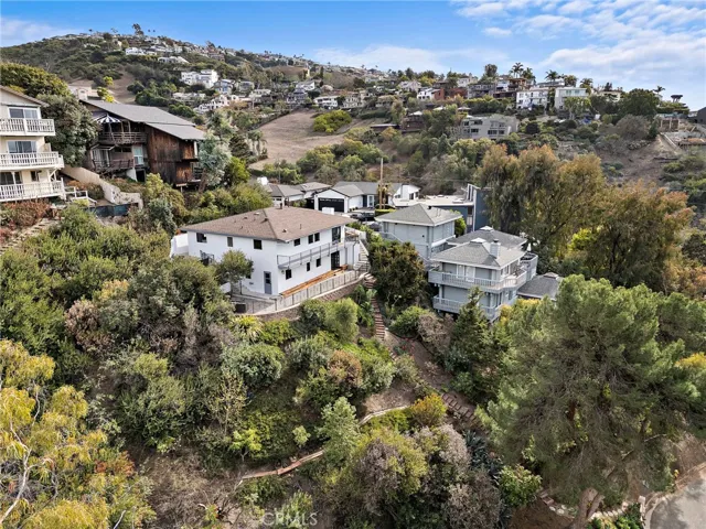991 Meadowlark Drive, Laguna Beach, California 92651