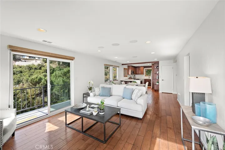 991 Meadowlark Drive, Laguna Beach, California 92651