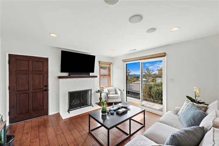 991 Meadowlark Drive, Laguna Beach, California 92651