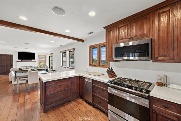 991 Meadowlark Drive, Laguna Beach, California 92651