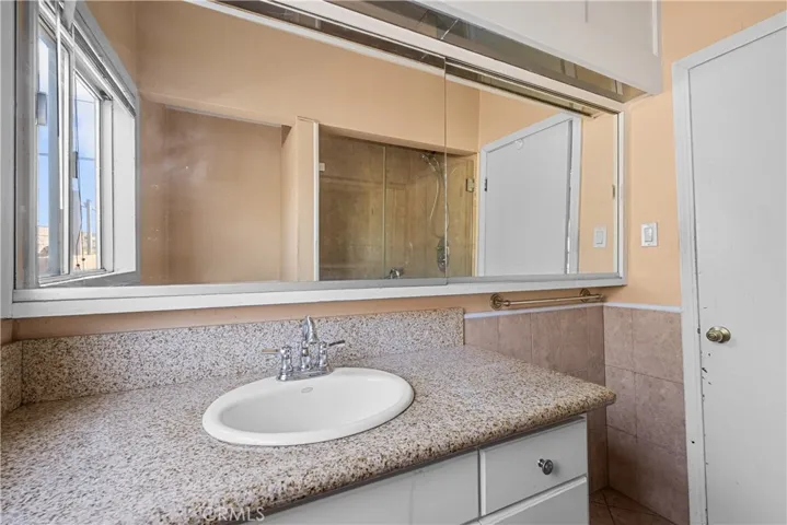 619 Elm Avenue, Inglewood, California 90301