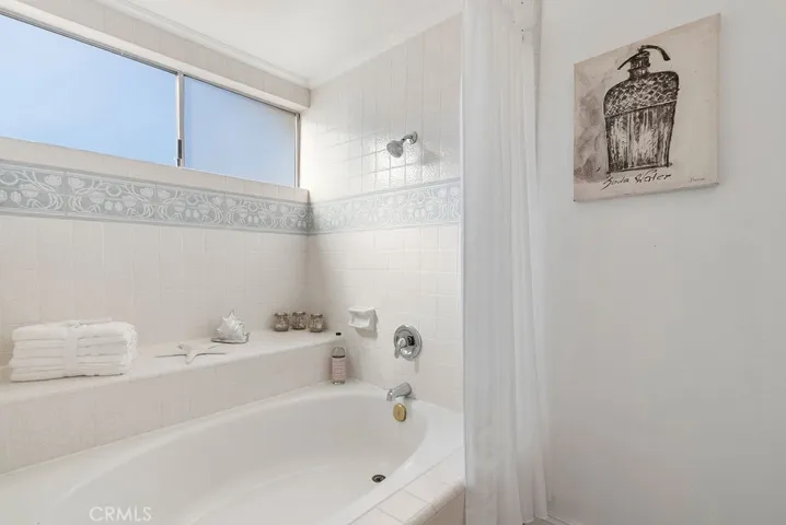 Ensuite Tub and Shower