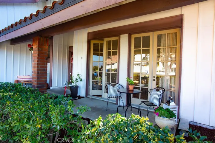 Lovely front porch area