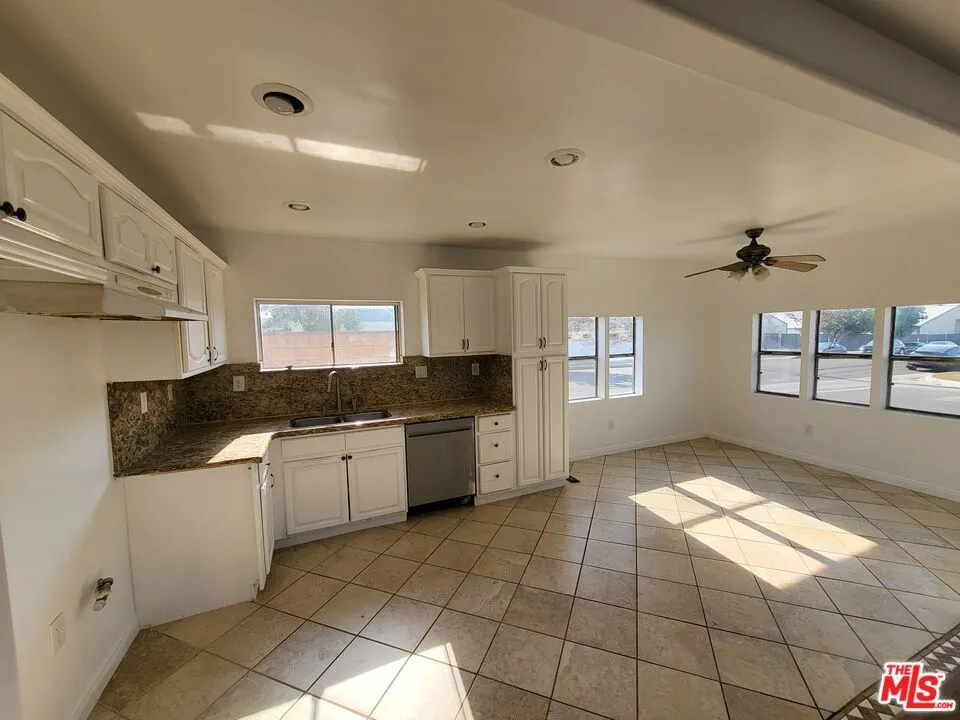 1760 S Vecino Avenue, Glendora, California 91740 home-pic-4