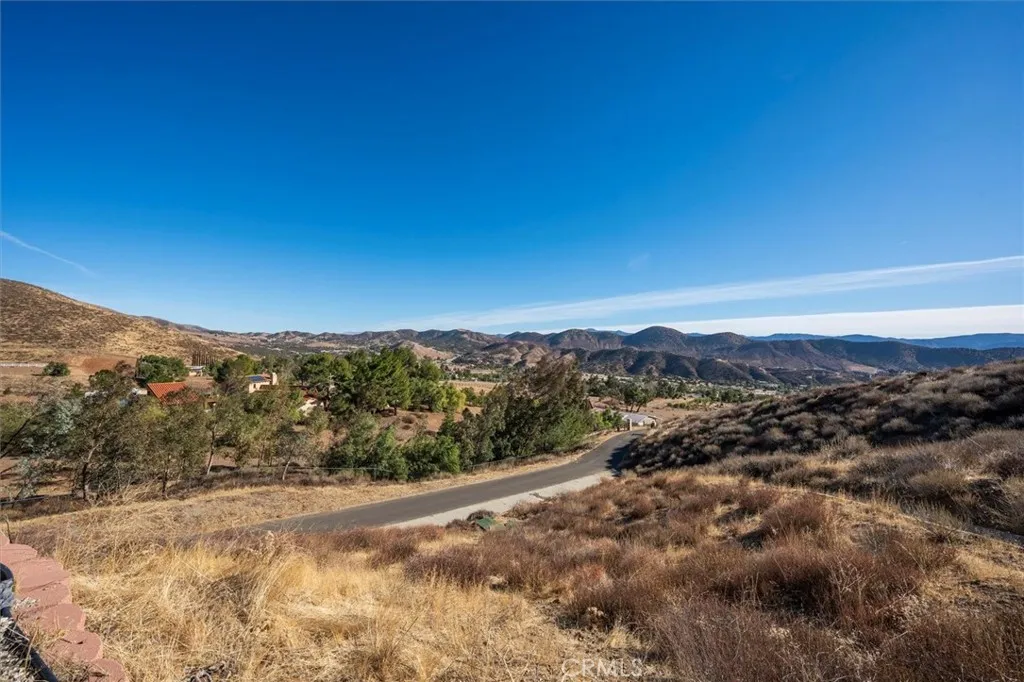9455 Hierba Road, Agua Dulce, California 91390 home-pic-63