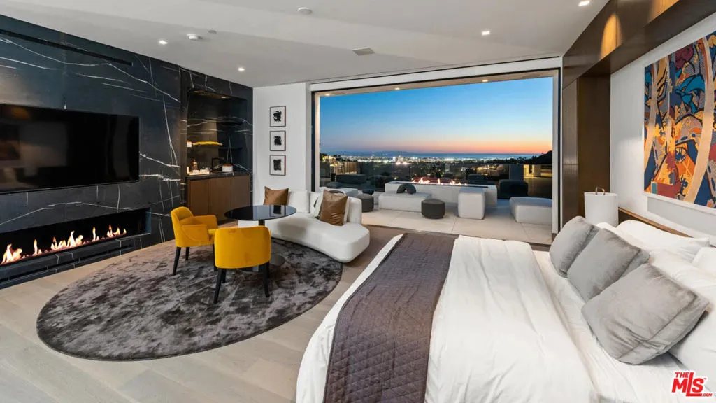 1035 Stradella Road, Los Angeles, California 90077 home-pic-15