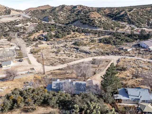 3481 1/2 Pipeline Road, Pinon Hills, California 92372