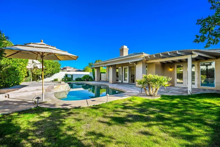 Grass, Pool/Spa, .27 Acre Lot