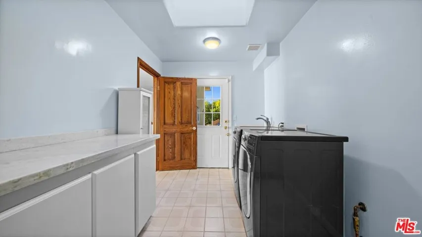 6461 Chartres Drive, Rancho Palos Verdes, California 90275