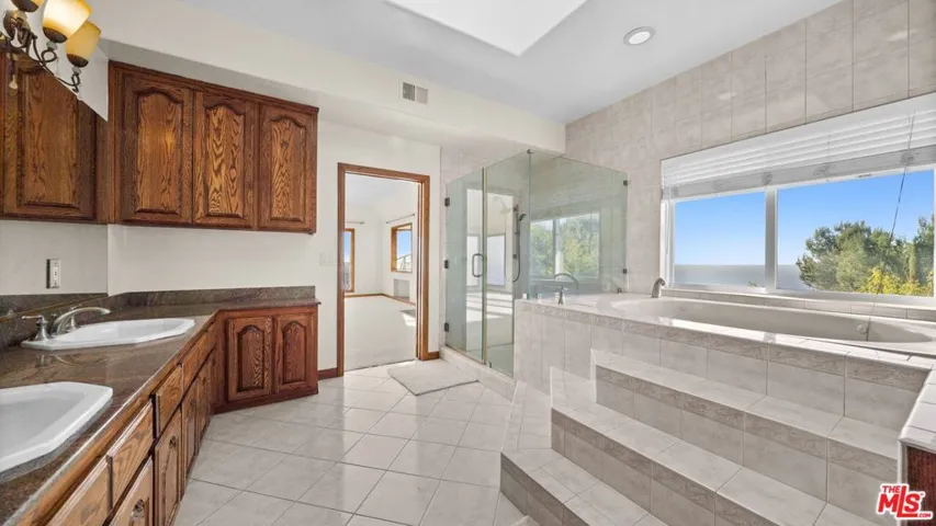 6461 Chartres Drive, Rancho Palos Verdes, California 90275