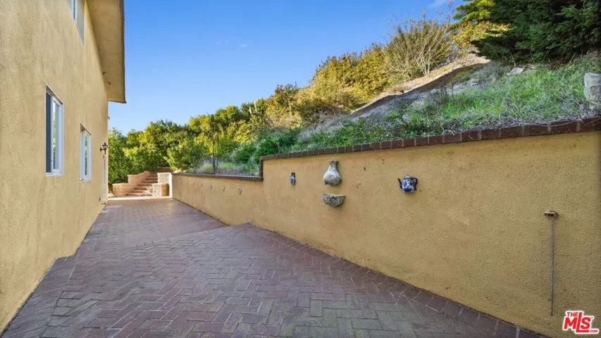 6461 Chartres Drive, Rancho Palos Verdes, California 90275