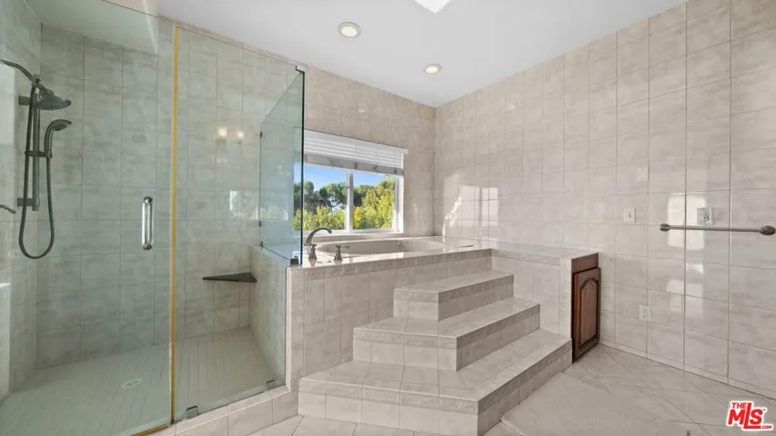 6461 Chartres Drive, Rancho Palos Verdes, California 90275