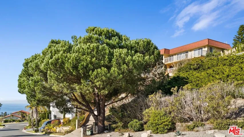 6461 Chartres Drive, Rancho Palos Verdes, California 90275