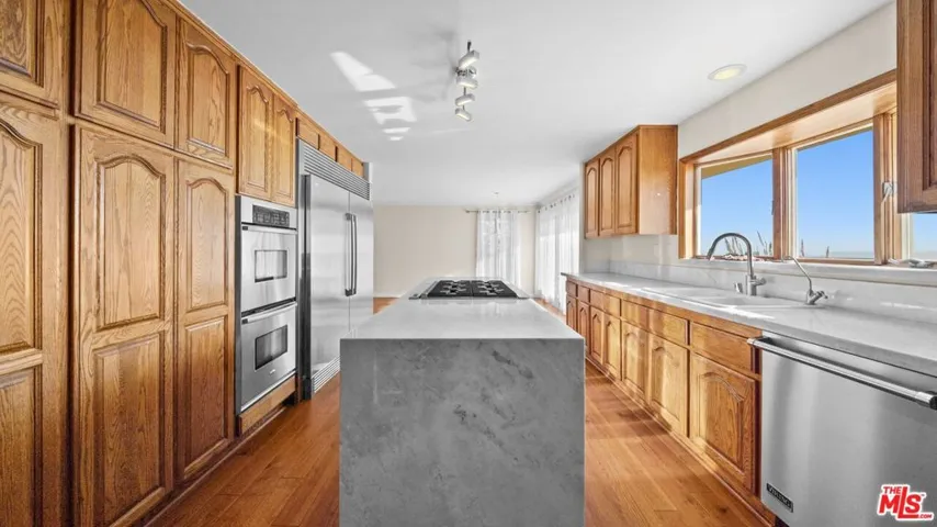 6461 Chartres Drive, Rancho Palos Verdes, California 90275