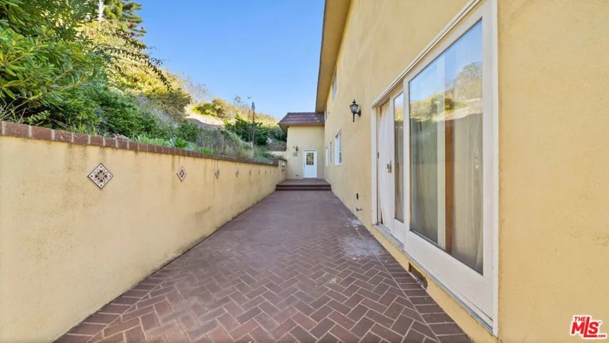 6461 Chartres Drive, Rancho Palos Verdes, California 90275