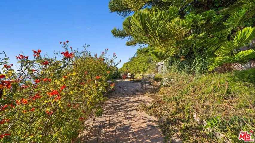 6461 Chartres Drive, Rancho Palos Verdes, California 90275