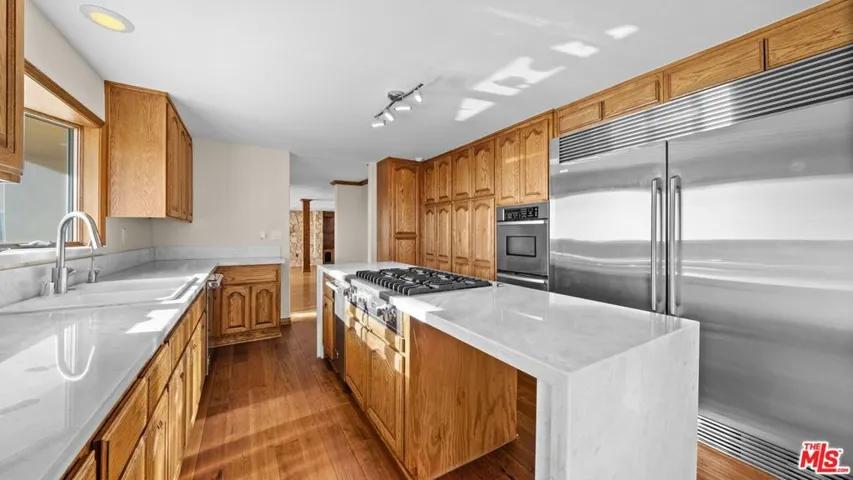 6461 Chartres Drive, Rancho Palos Verdes, California 90275